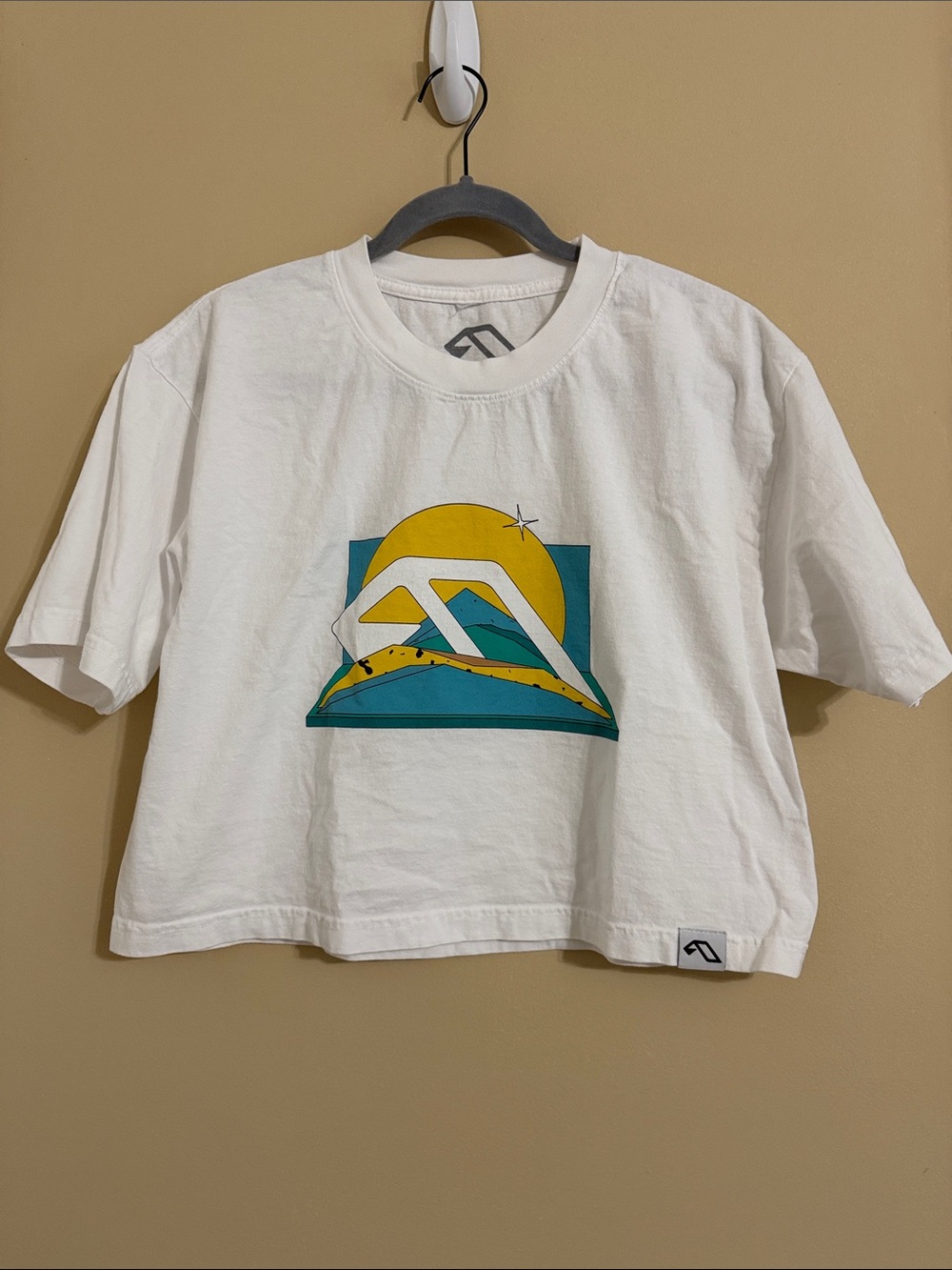 Anjunadeep 100% Cotton White Graphic Crop Tee OS